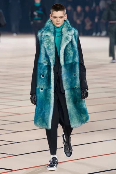 Look 23